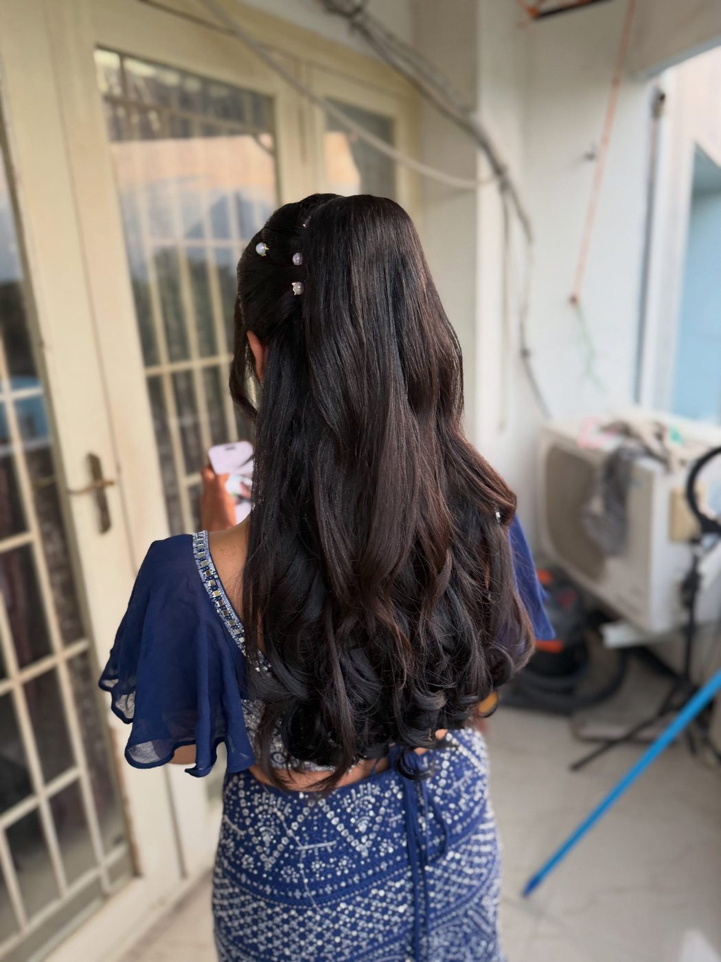 Long waves with pearl pins